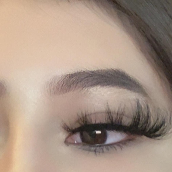 Lashes For Sale - Picture 3 of 6